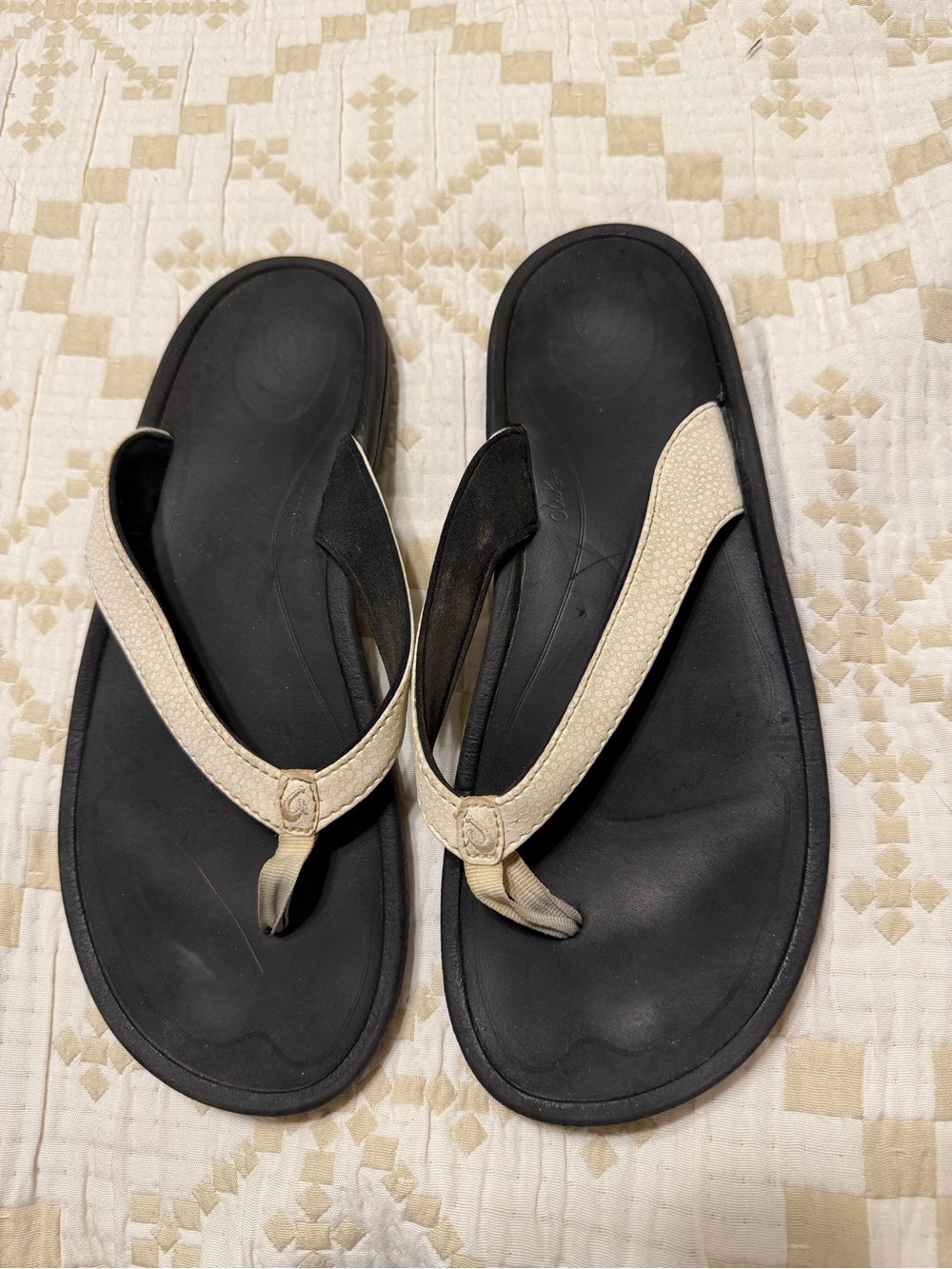 Women's OluKai Ohana Black and Cream Flip Flop Sandals